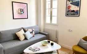Charming And Modernly Designed 2 Bedroom - Old Town